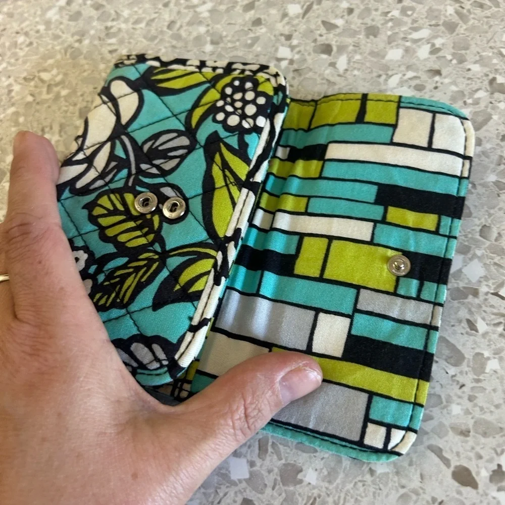 Vera Bradley green & blue floral quilted wallet - Picture 6 of 14